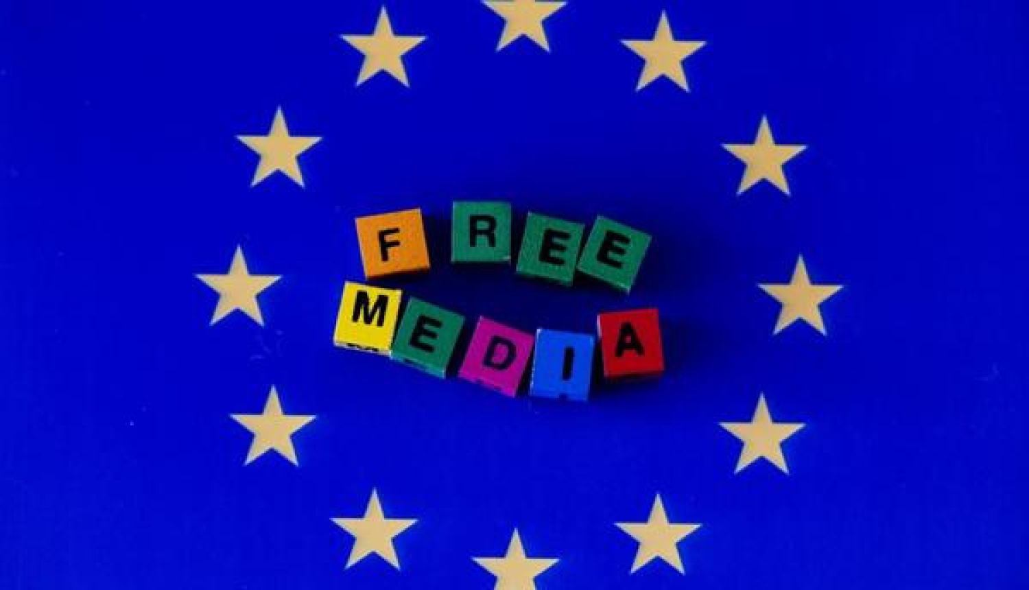 EUR