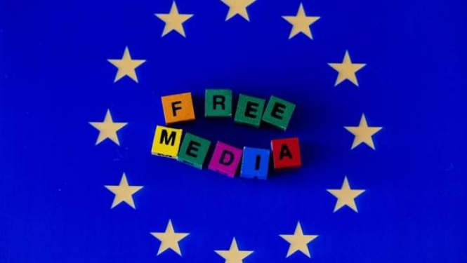 EUR